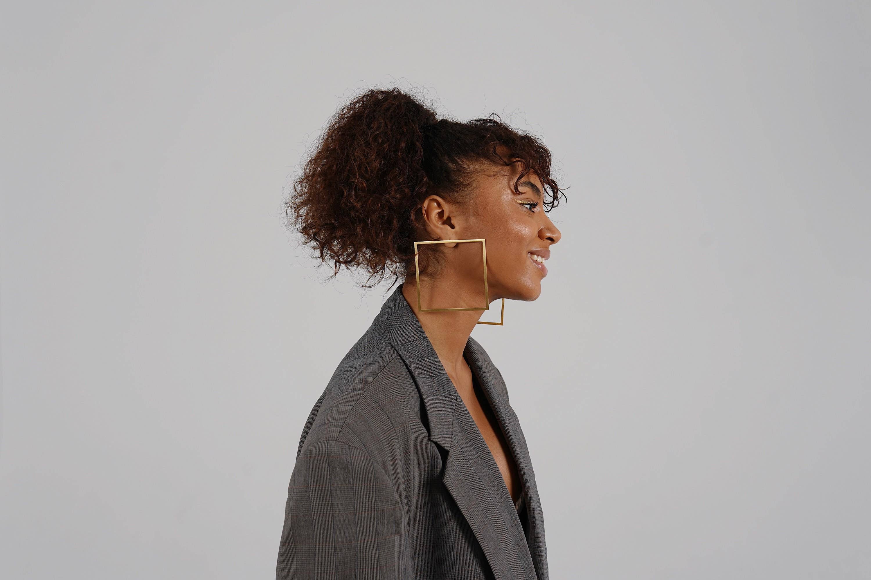 Laka Luka – Engroshandel Hoops – Oversized guldbelagte geometriske firkantede hoops9