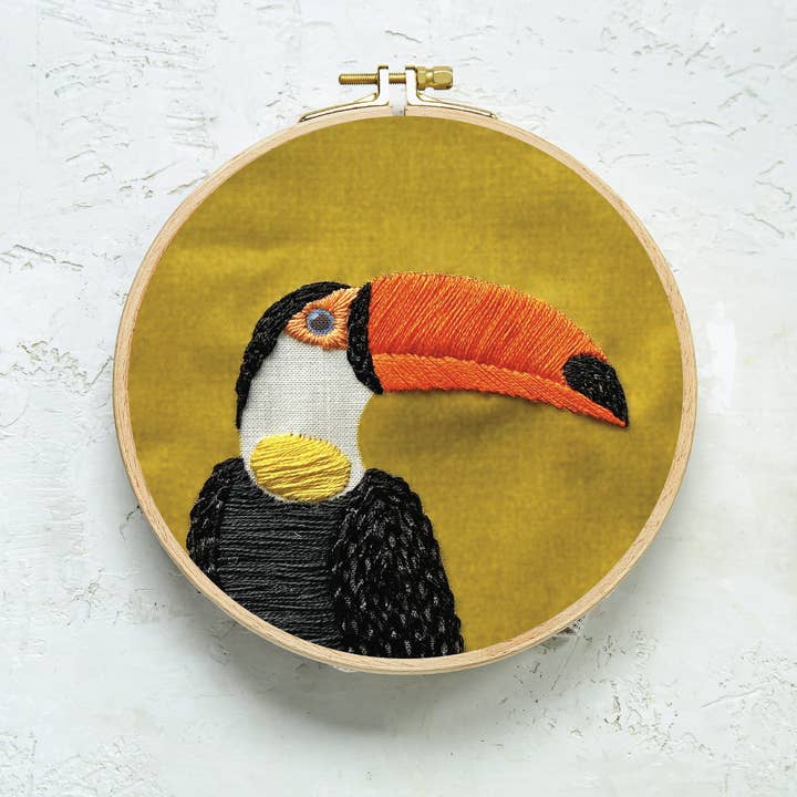 Toco Toucan | Kit de broderie pour la vente par The Other Cat