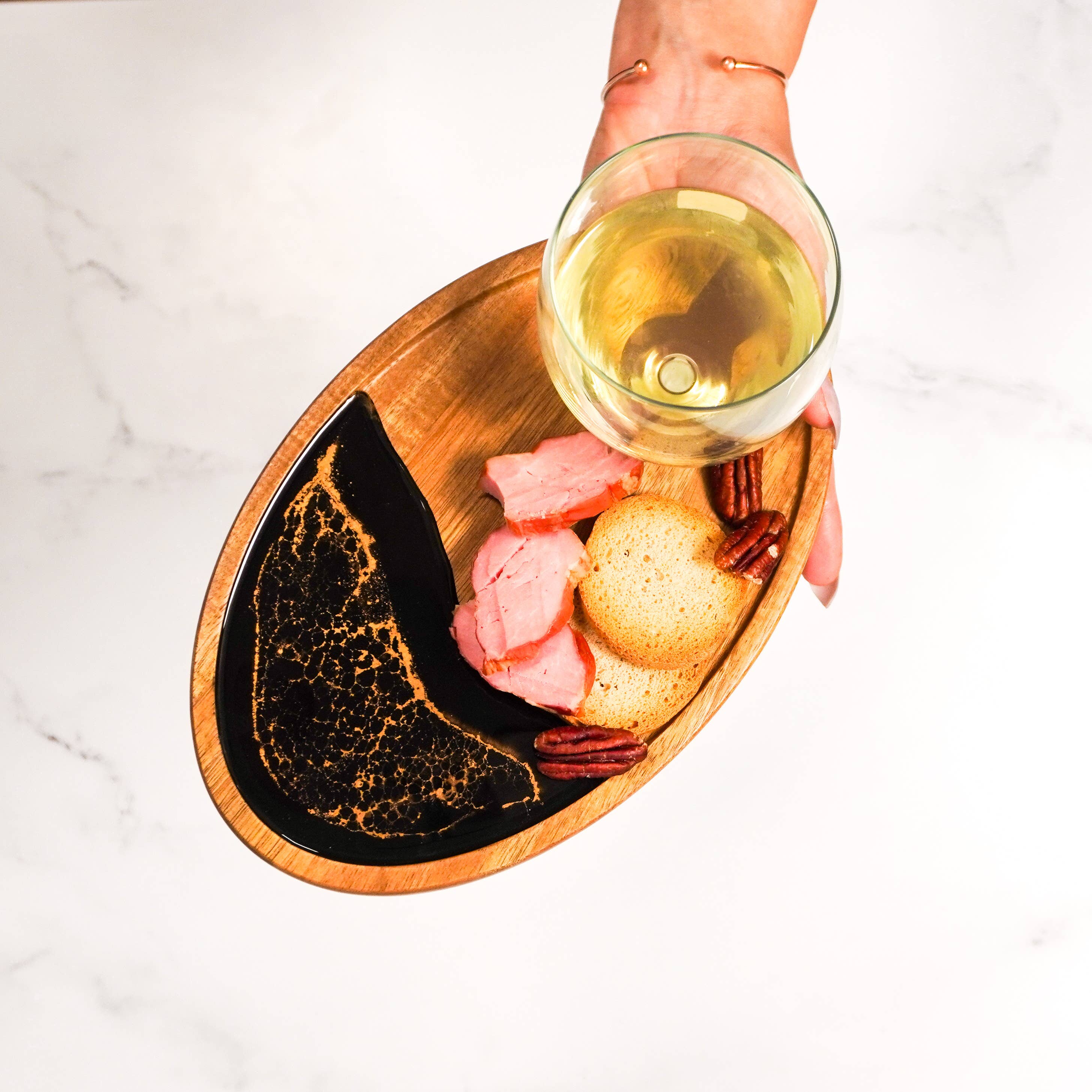 Lynn & Liana Designs – Engroshandel Serveringsservice til forretter – Vin- og appetizerbakker i resin og træ - ingen toldafgifter!15