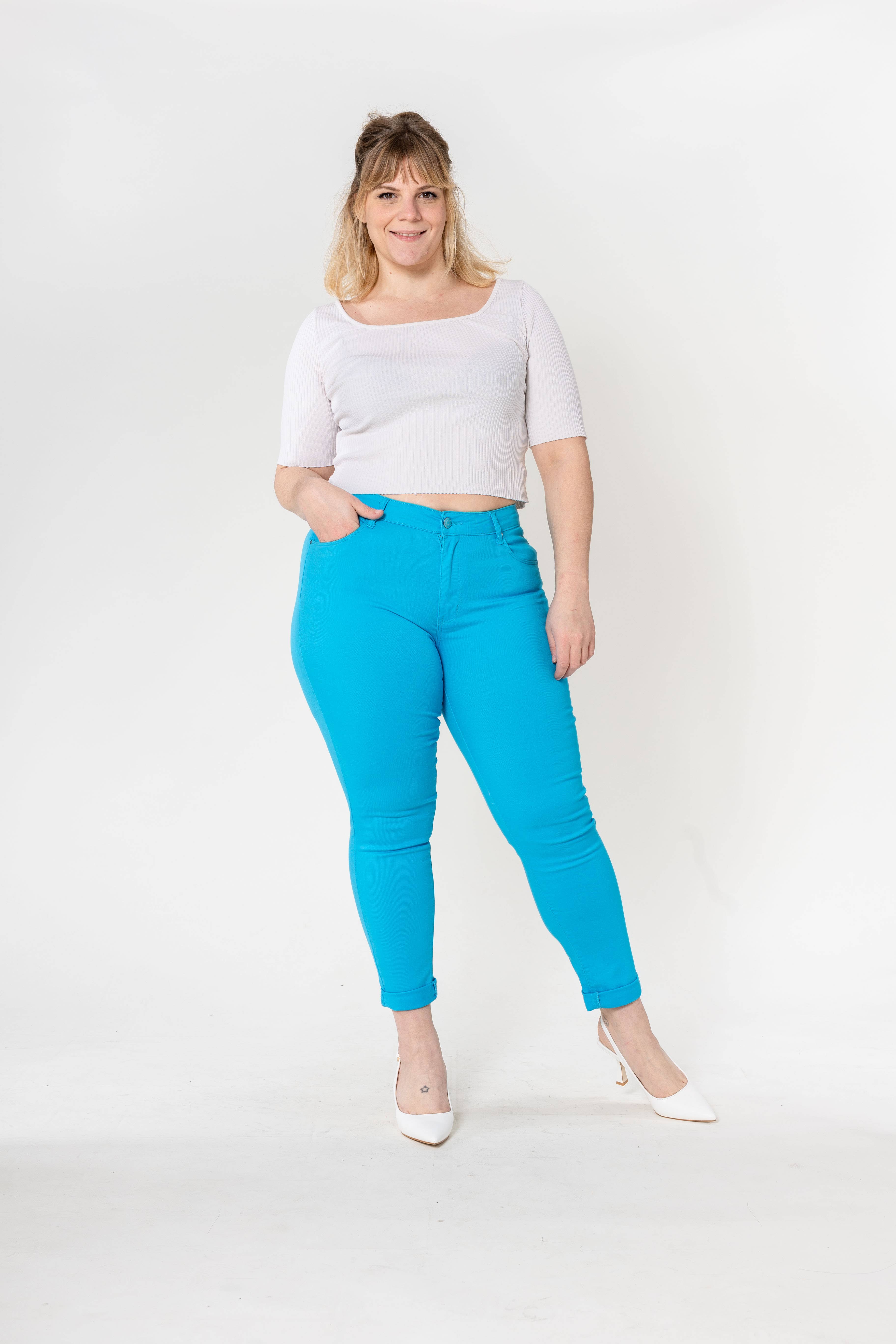 Nina Carter – Calças - Mulher por atacado – Tamanho Plus Curve Plus Tamanho Voltar ao Pescoço P19985