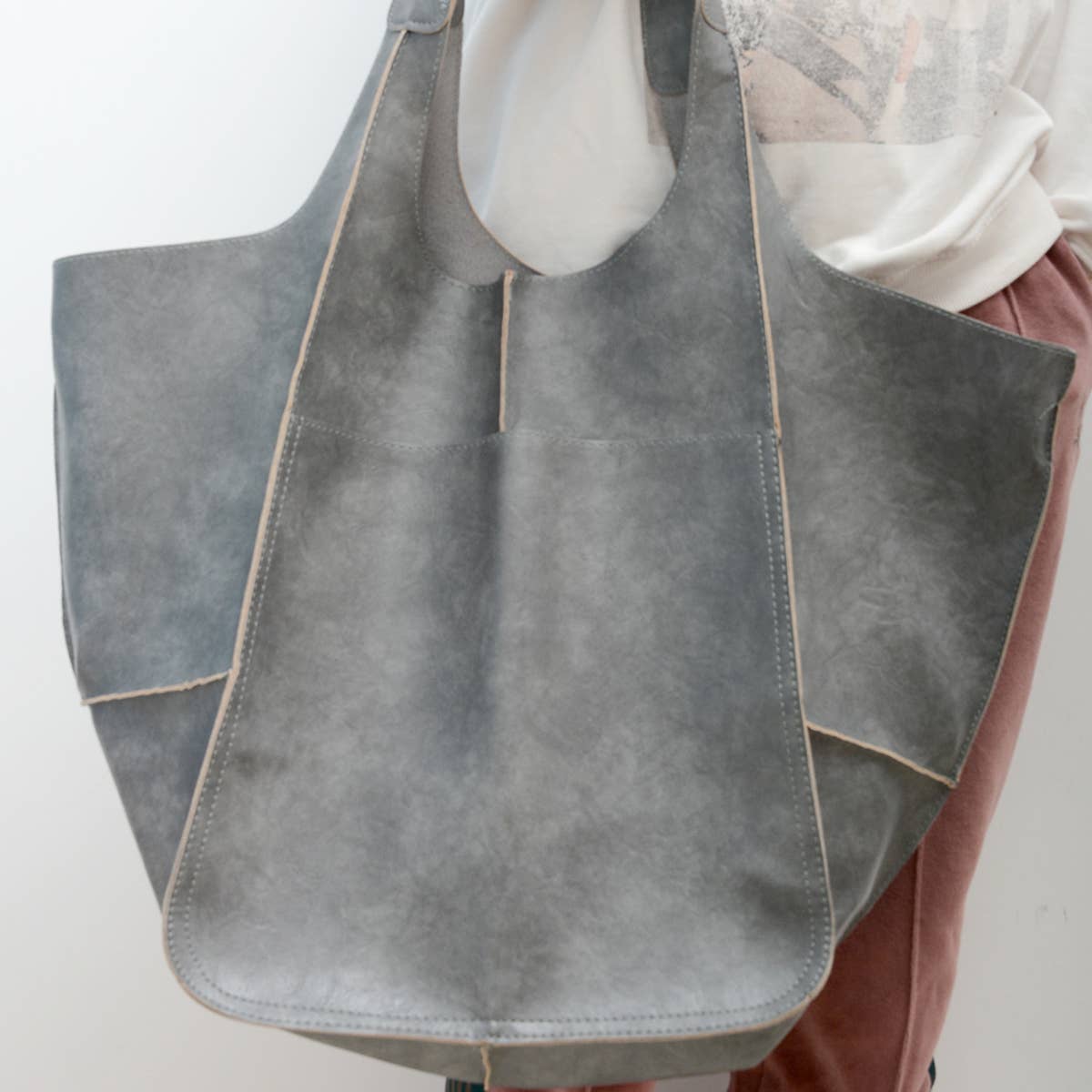 ACCITY - Wholesale Tote Bag - Women's - VINTAGE TOTE BAG WITH SPACIOUS STORAGE CAPACITY_CWAB055810