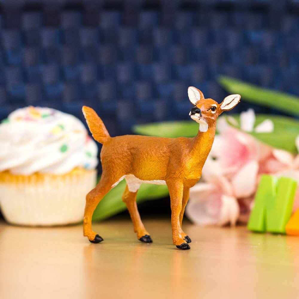 Safari Ltd. - Wholesale Figurine Toy - Kids - Whitetail Doe - 1801292