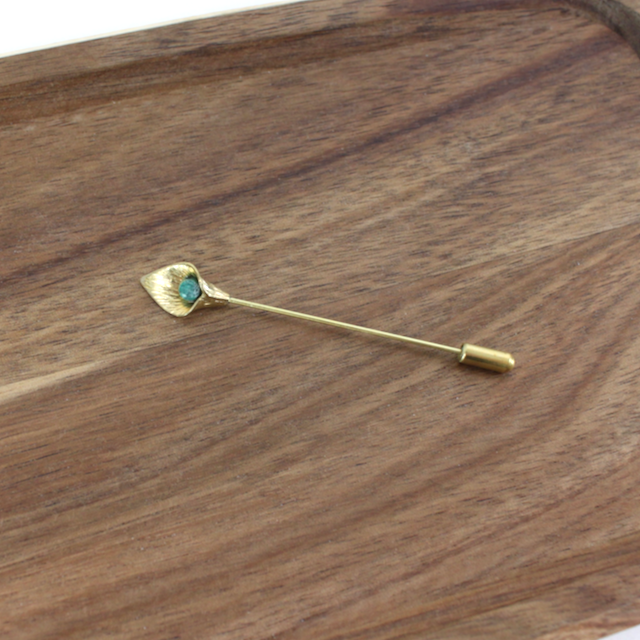 Pretty Persuasions - Wholesale Brooch - B23082 Calla Lily Center Stone Jewel Brooch Pin2