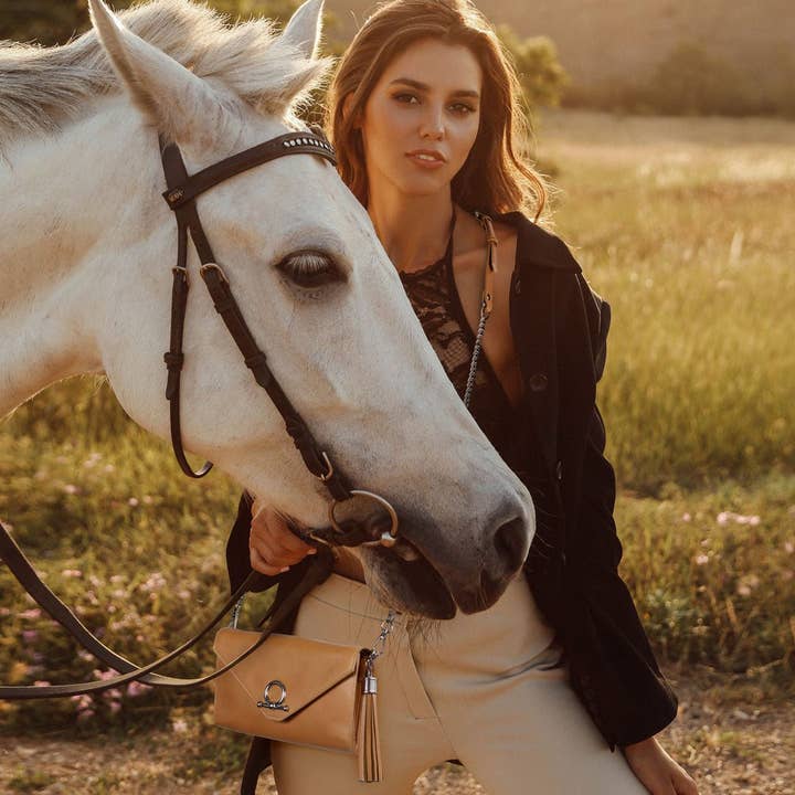 URBAN-EQUESTRIAN - Wholesale Crossbody Bag - Women's - Del Mar - Horse Bit Crossbody Luxury Leather Handbag in Caramel1