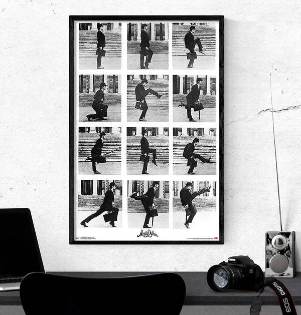 Close Up GmbH – Großhandel Poster – Monty Python Silly Walks Poster 86,5 x 55,5 cm2
