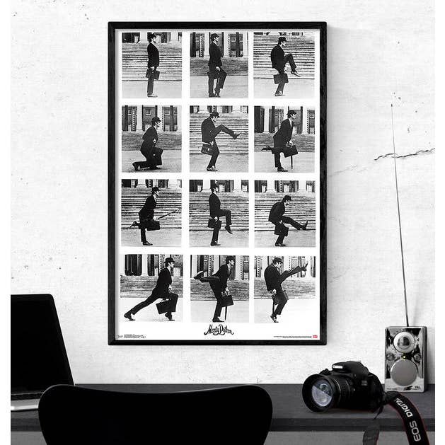 Close Up GmbH – Großhandel Poster – Monty Python Silly Walks Poster 86,5 x 55,5 cm2