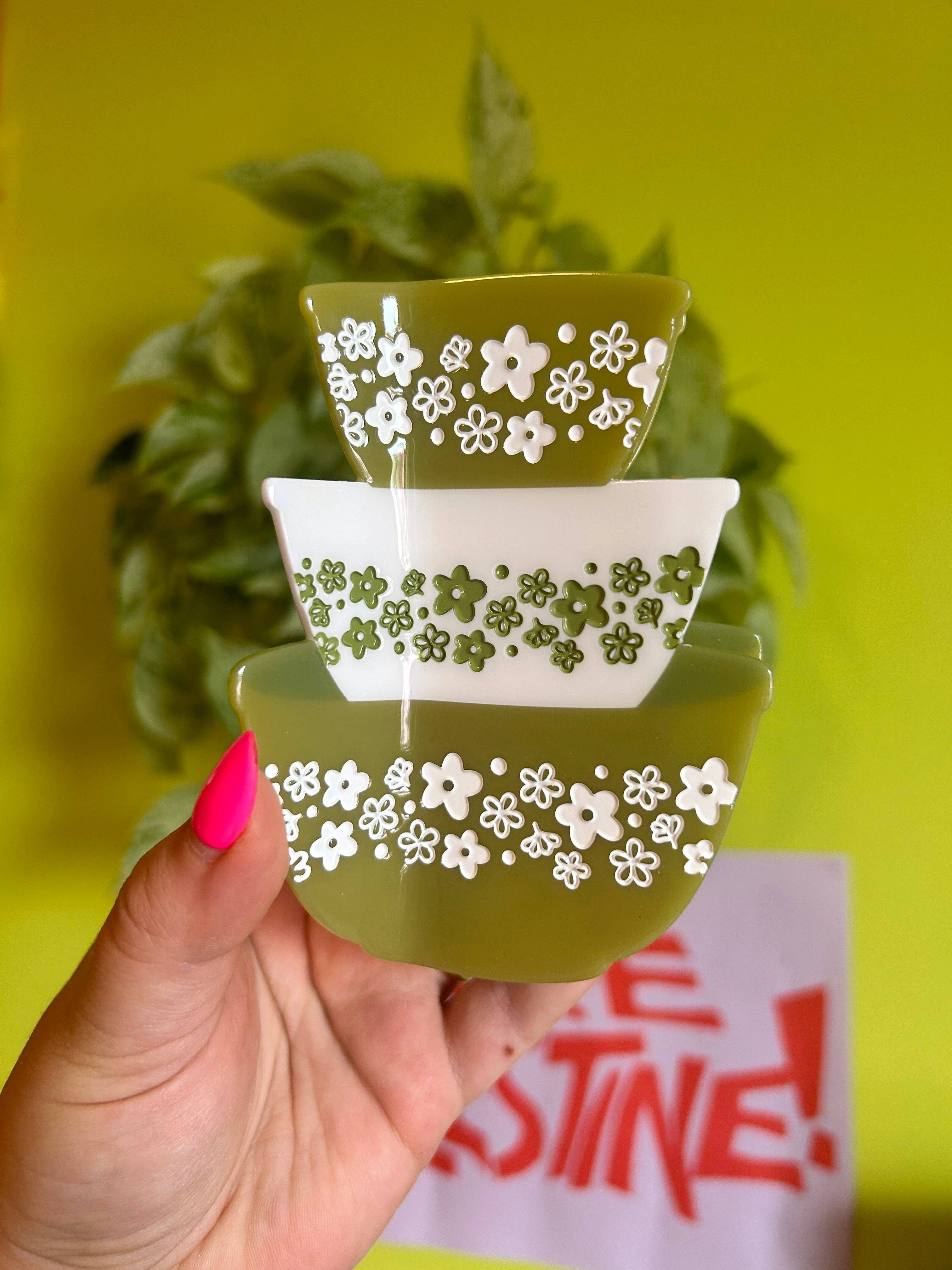 The Peach Fuzz - Wholesale Hair Accessories Set - Women's - Retro Bowls Hair Claw1