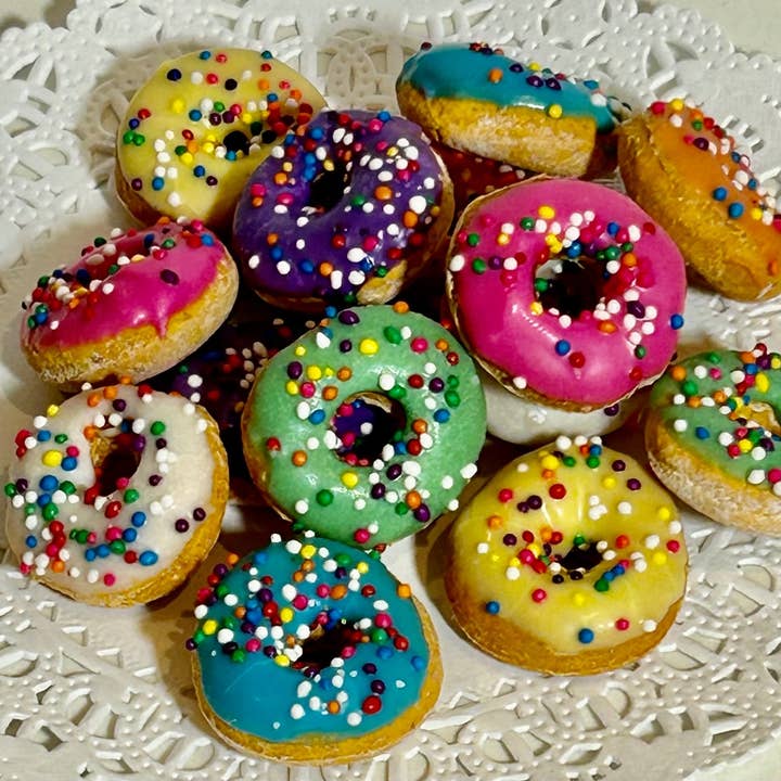DELCO DOG CO. - Wholesale Pet Treats - Dog - Mini Celebration Donuts2