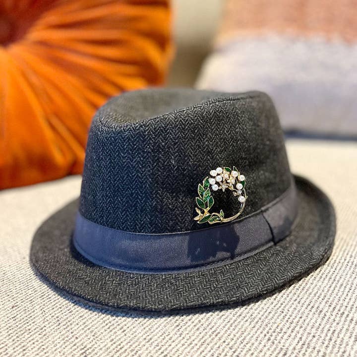 Wrapables.com - Wholesale Brooch - Wrapables Christmas Crystal Rhinestone Brooch Pin30