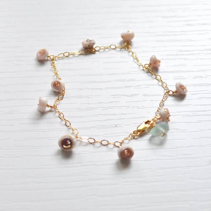 Salty But Sweet - Wholesale Charm/dangle bracelet - Puka Shell Chain Bracelet1