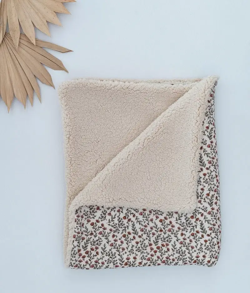 Manufacture des bébés français - Wholesale Bedding Blanket - Kids & Baby - Madeleine floral green fluffy cover5