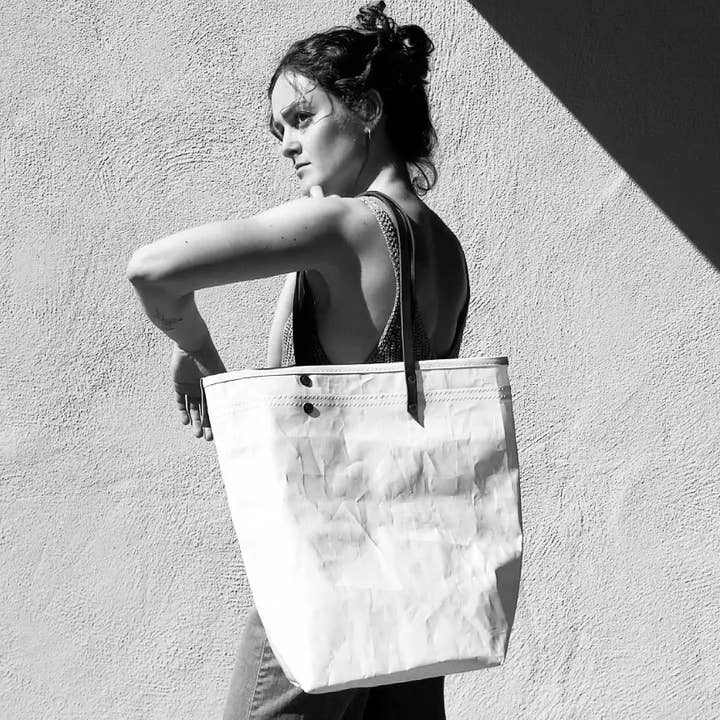 Landfall Leatherworks - Wholesale Tote Bag - Women's - Rhumb Line Sailcloth Tote1