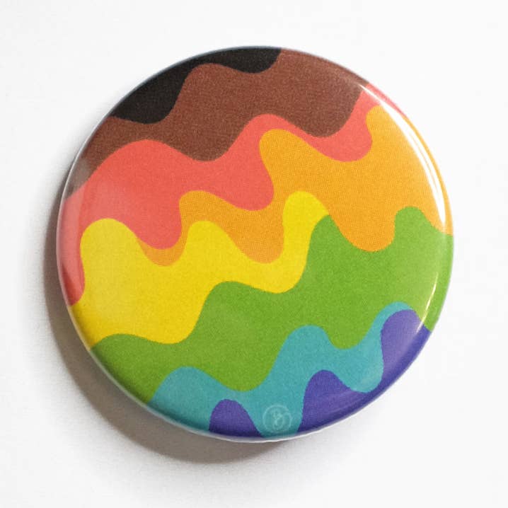 Vågig QTPOC Pride Regnbåge Knapp för wholesale av Bianca's Design Shop
