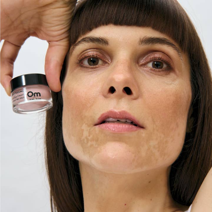 Om Organics Skincare - Wholesale Eye Cream/Gel - Bilberry + Tucuma Antioxidant Eye Cream