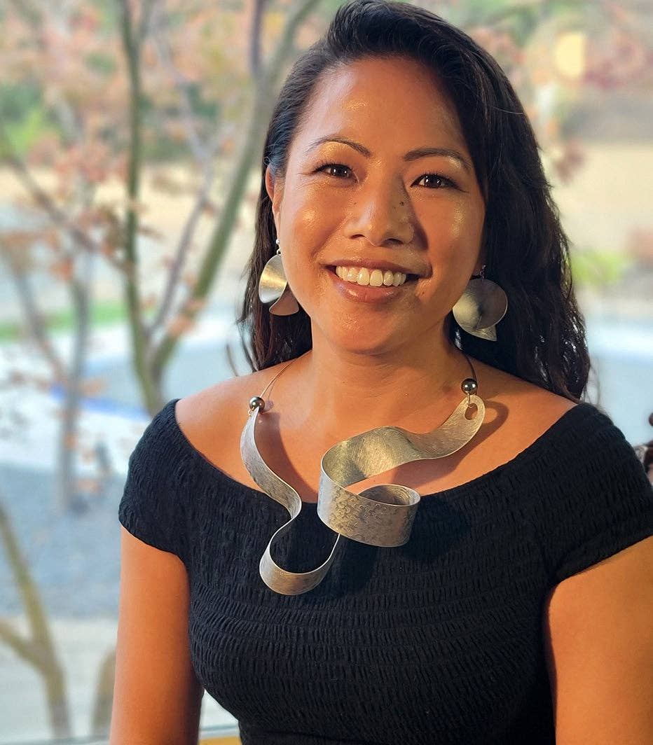 Chick Boss LLC – wholesale Hängande örhängen – DECIBEL 1 Superlätta koniska örhängen i aluminium från SOUND-kollektionen2