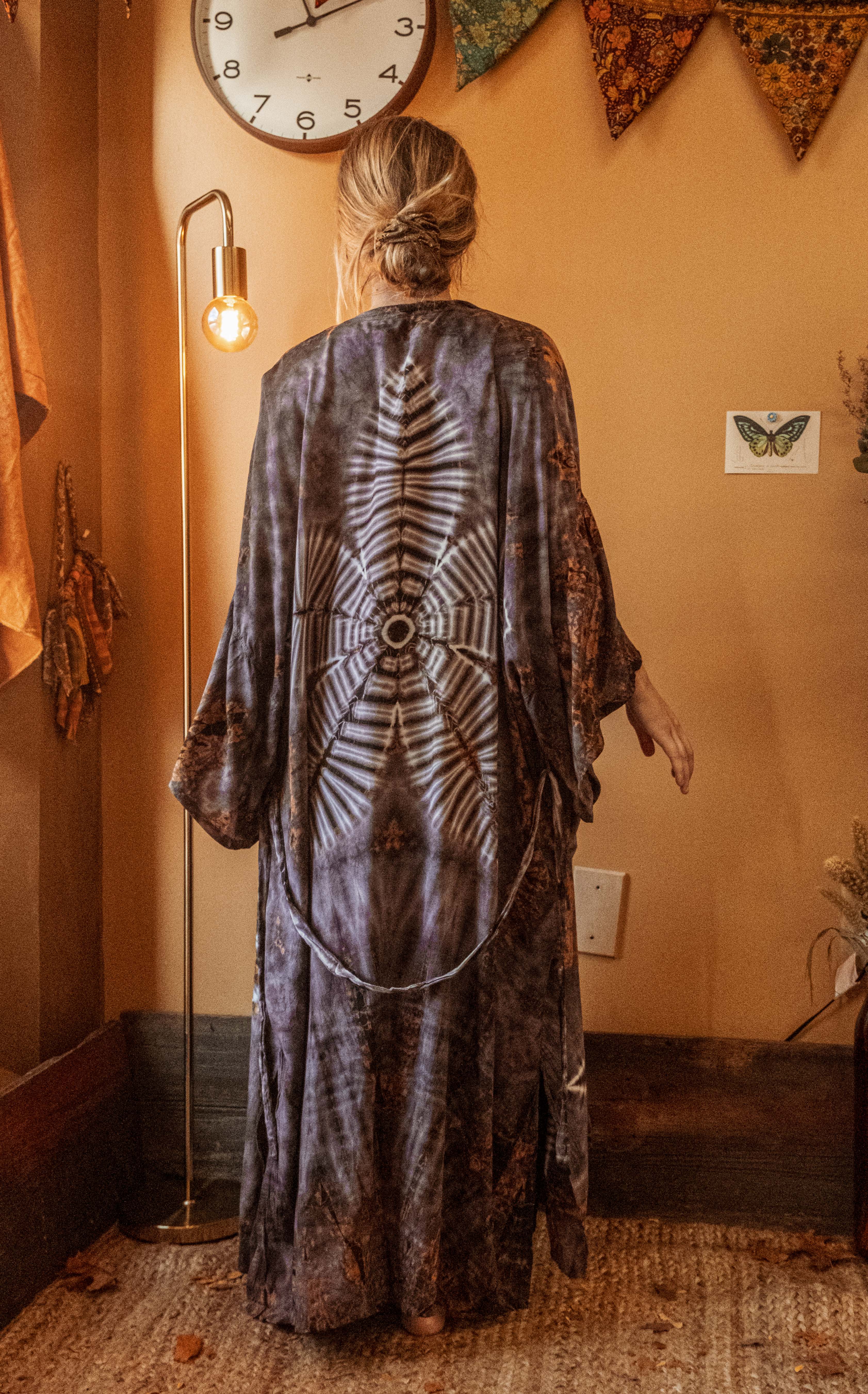 Gardenbelle Shop - Venta al por mayor Kimono - Mujer - Kimono bohemio hippie teñido a mano, bata estilo boho en tonos tierra9