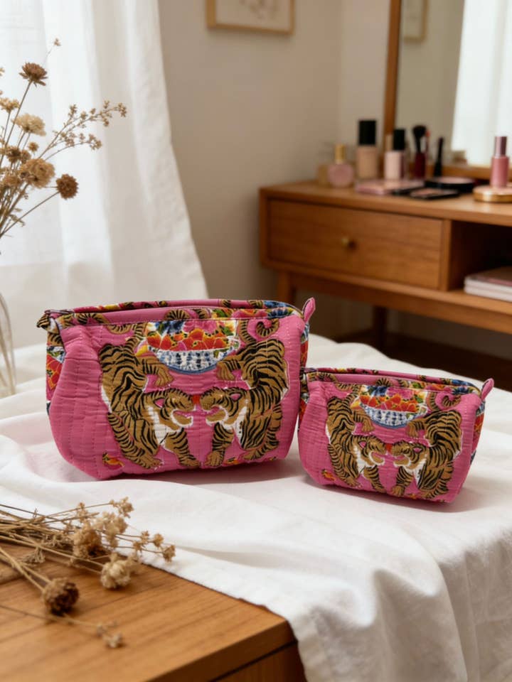 Mamma-dotter set i vadderad bomull med fuchsia tigermönster för wholesale av LINETA