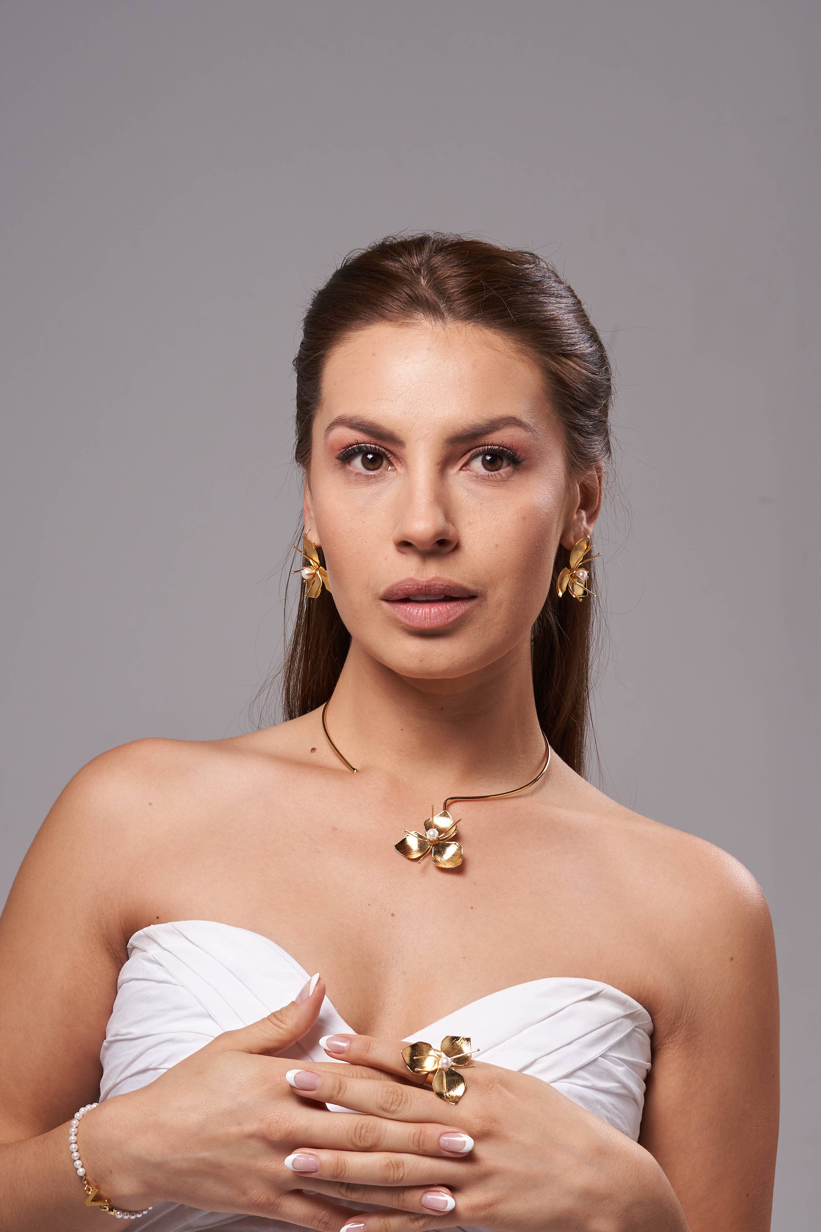 Heliconia Boutique – Großhandel Kette mit Anhänger/Charm – Perlenblumen-Halskette – Blüte & Perle, Zartes Geschenk5