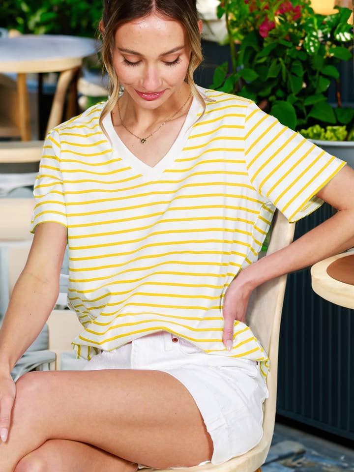 Haut en maille de coton à manches courtes à rayures et col en V VT82240 pour la vente par Vine & Love