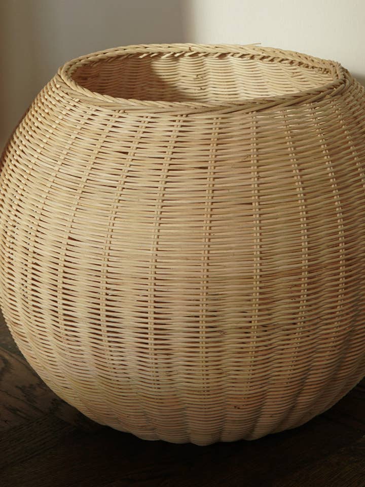 Sisi rattan big round basket for wholesale by Sisi, house of style BV