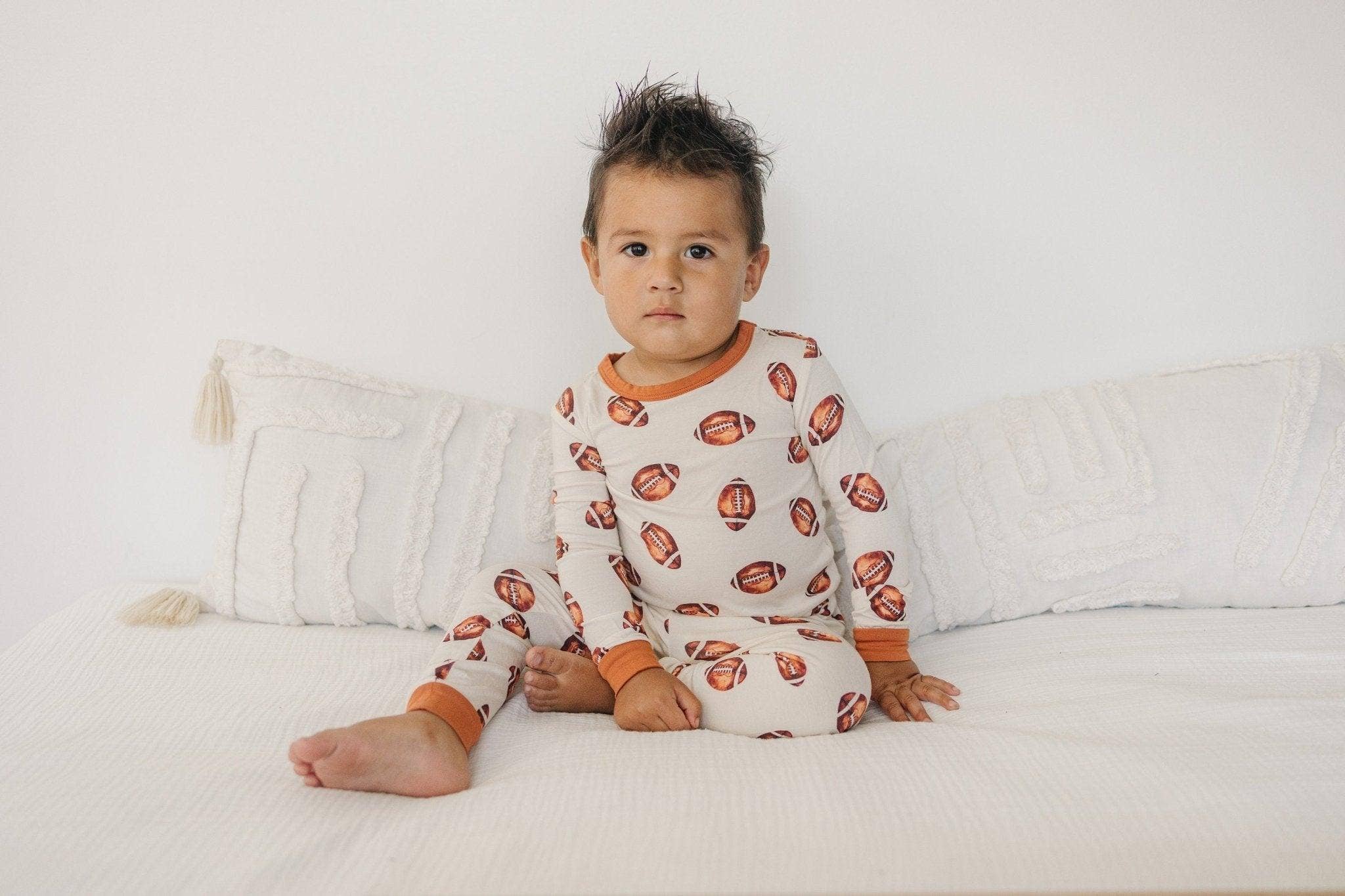 Little Joy Co. - Vente Haut et bas de pyjama – enfant - Pyjama 2 pièces en bambou avec motif de football3
