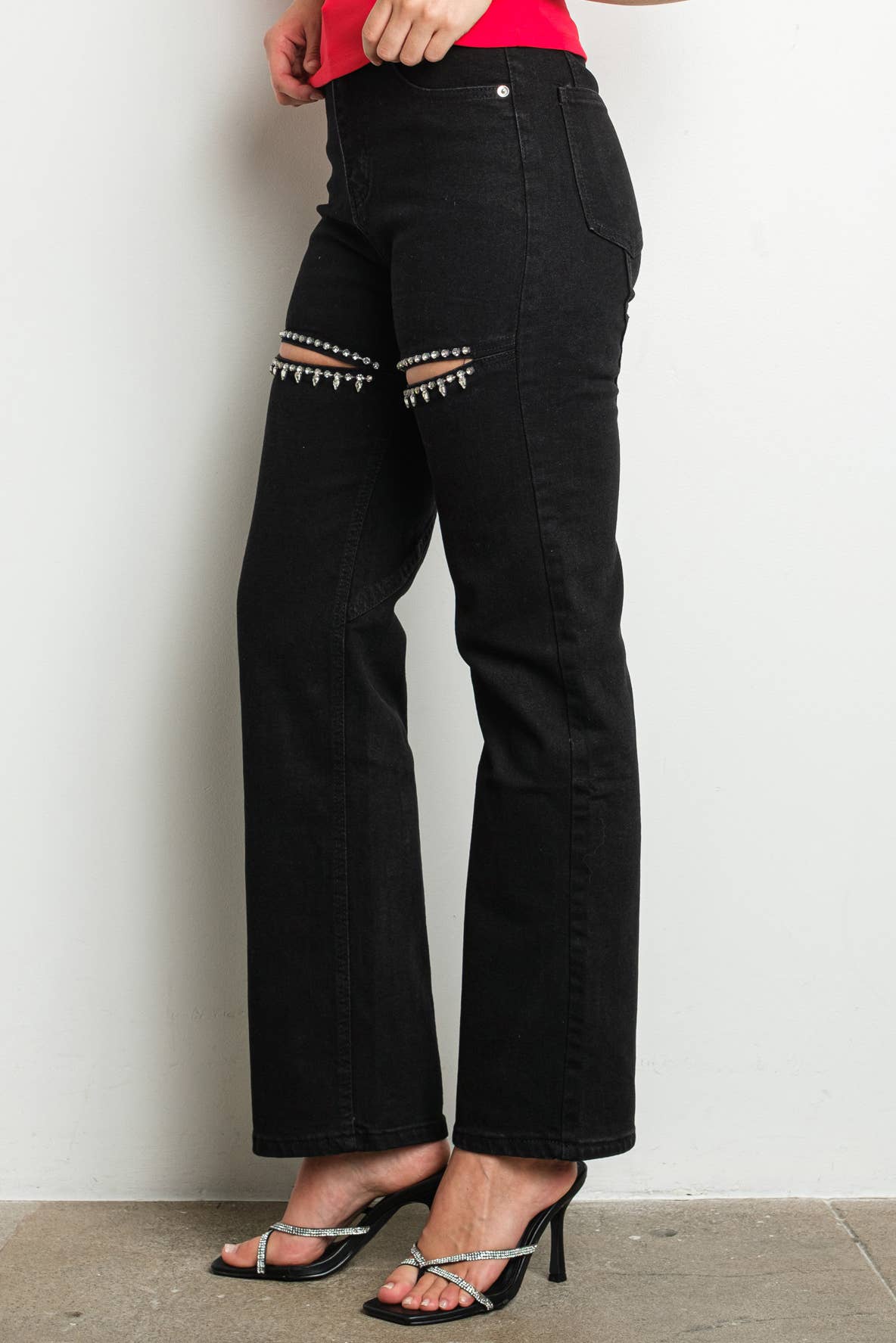 KIWI - Wholesale Jeans - Dames - KIWI spijkerbroek met hoge taille, kuitmodel en strassteen openingen3