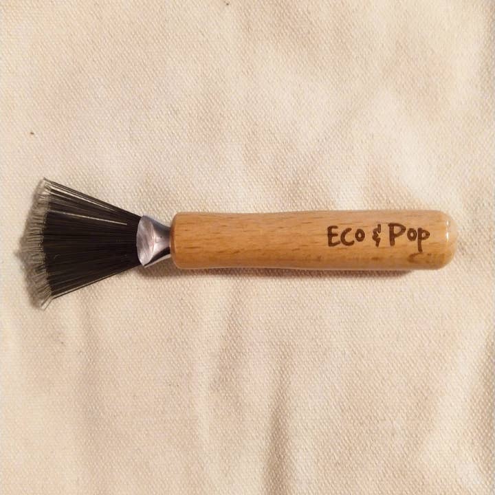 Eco and Pop – Engroshandel Hårbørste/kam – Eco&Pop rensebørste til hår- og tøjbørster1