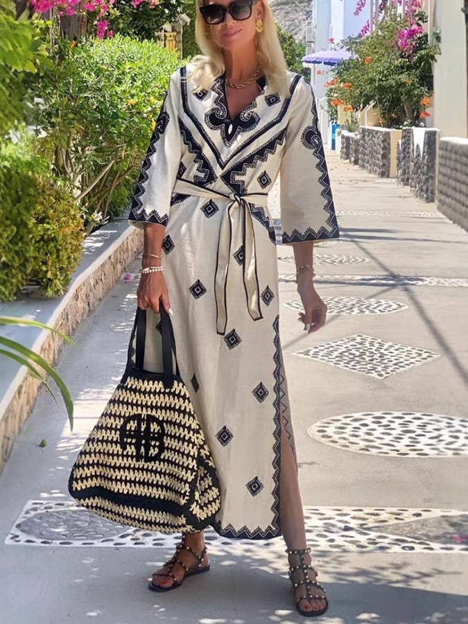 ElevateWell – Großhandel Kleid – Damen – Herbst Bohemian Bedrucktes Maxikleid mit Gürtel3