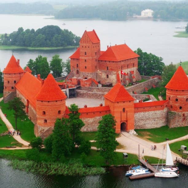 1500-teiliges Puzzlespiel Schloss von Trakai, Litauen für den Großhandel von Wuundentoy
