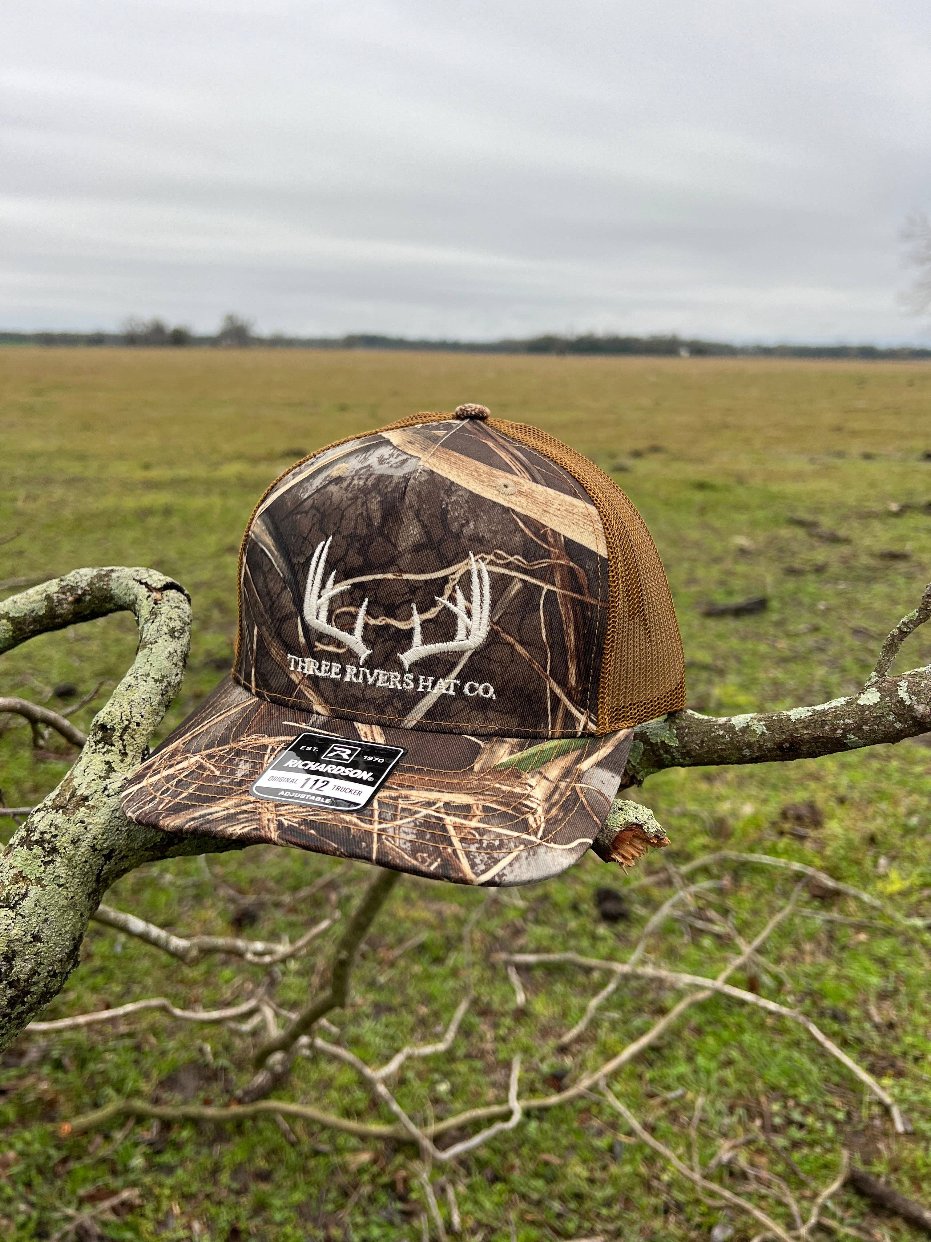 Three Rivers Hat Co. – Großhandel Trucker-Cap – Unisex – Klassisches Whitetail-Geweih - Trucker Snapback Cap - Richardson 1122