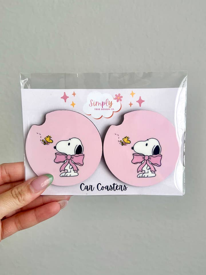 Posavasos para coche de Snoopy - Coqueta rosa para venta al por mayor de Simply True Design Co.
