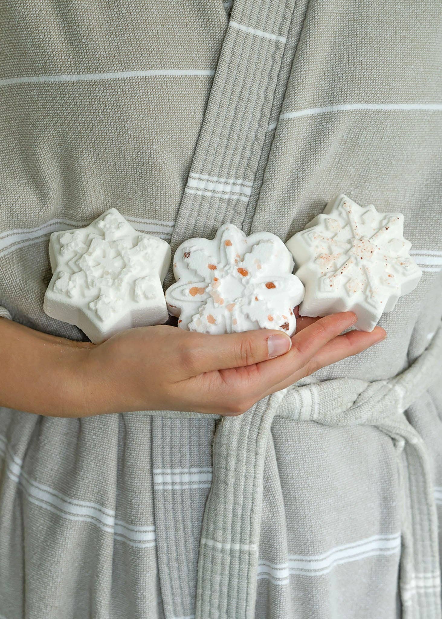 Los Angeles Salt Company – wholesale Bath bomb/fizz – Silent Night Crystal Bath Bomb9