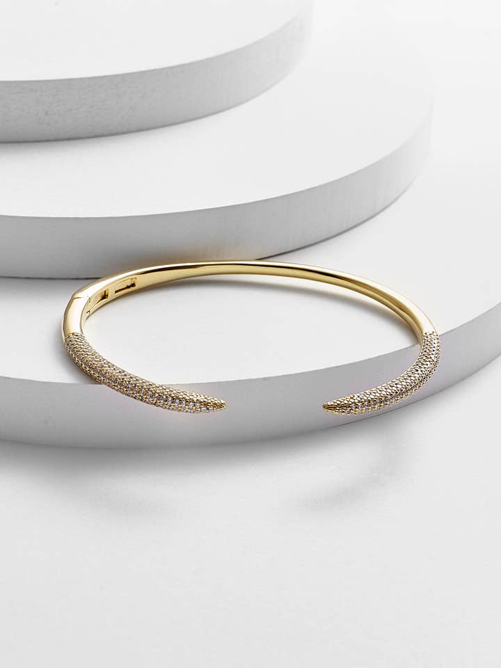 Puños de espiga gruesa contemporánea Sadie II para venta al por mayor de Kosa Jewels