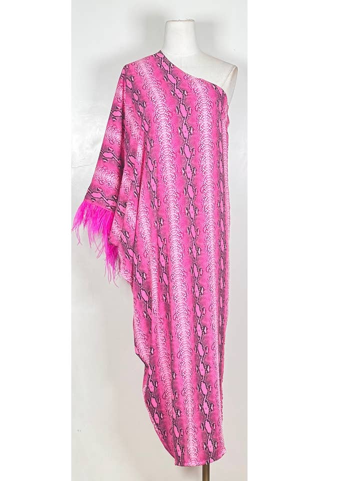 Chelziah Kaftan in Bubblegum Venom voor wholesale door Jennafer Grace