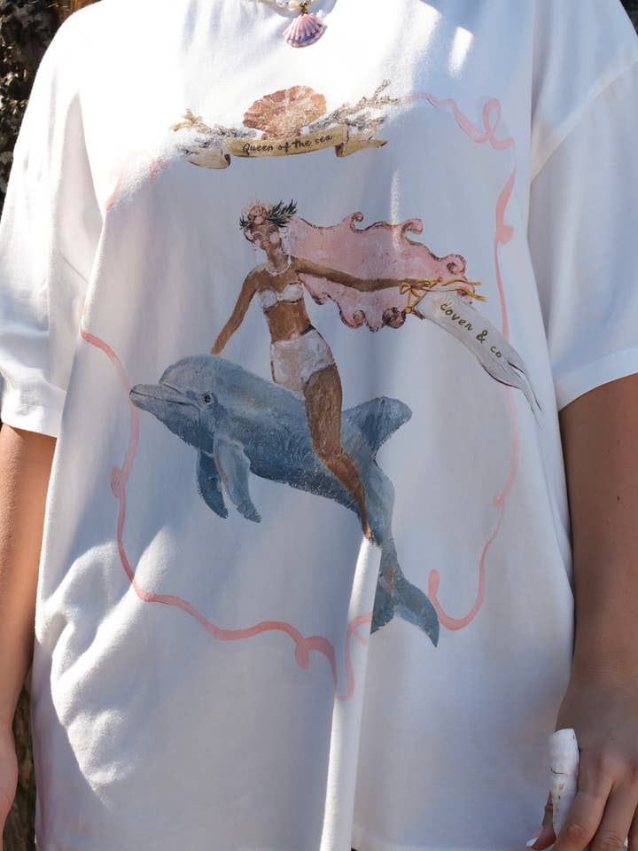 Dronning af Havet T-shirt - Hvid for engroshandel hos Coven and Co