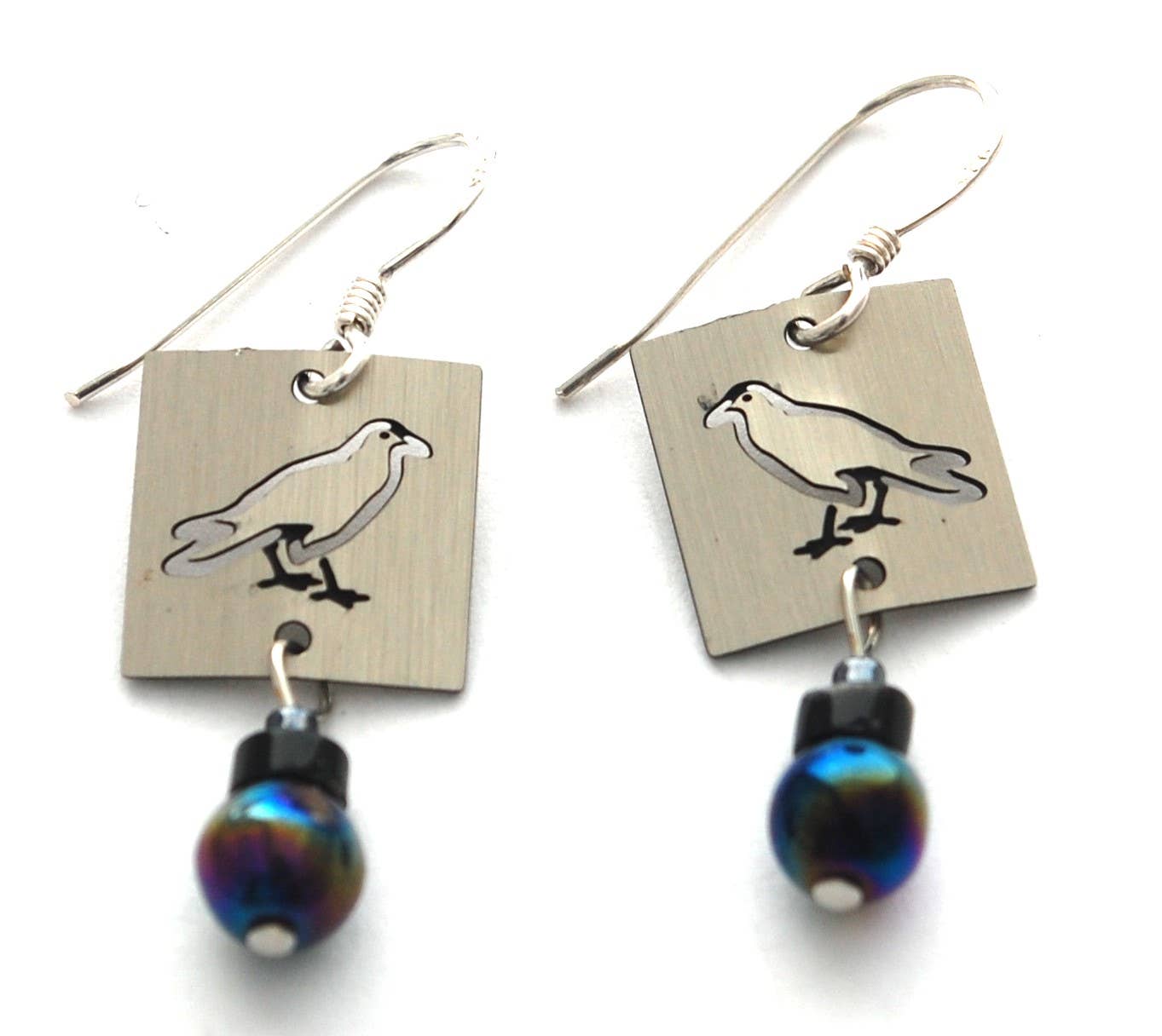 Semaki & Bird - Venta al por mayor Pendientes colgantes - Pendientes con petroglifos de cuervo/cuervo de Alaska 1