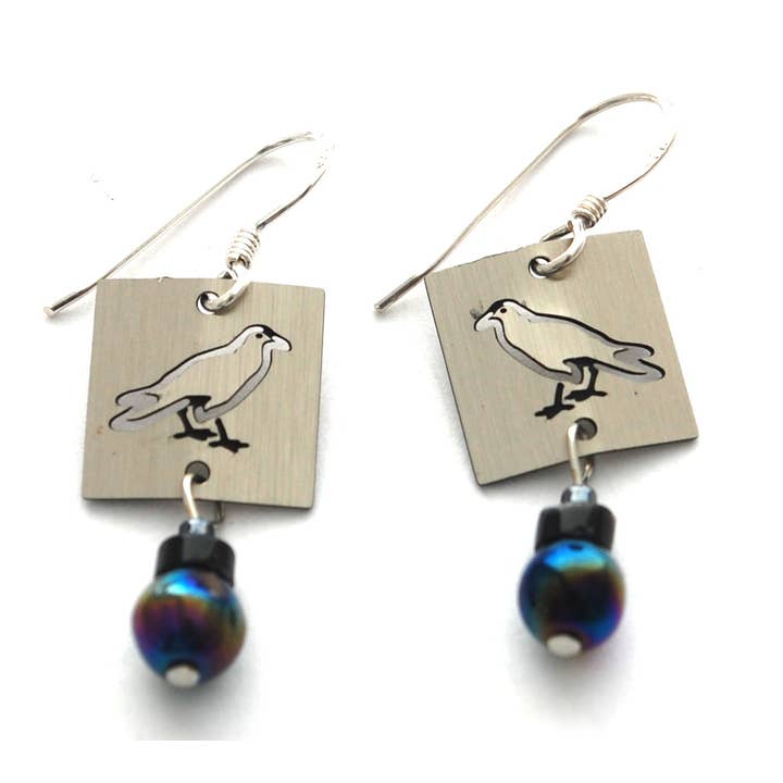 Semaki & Bird - Venta al por mayor Pendientes colgantes - Pendientes con petroglifos de cuervo/cuervo de Alaska 1