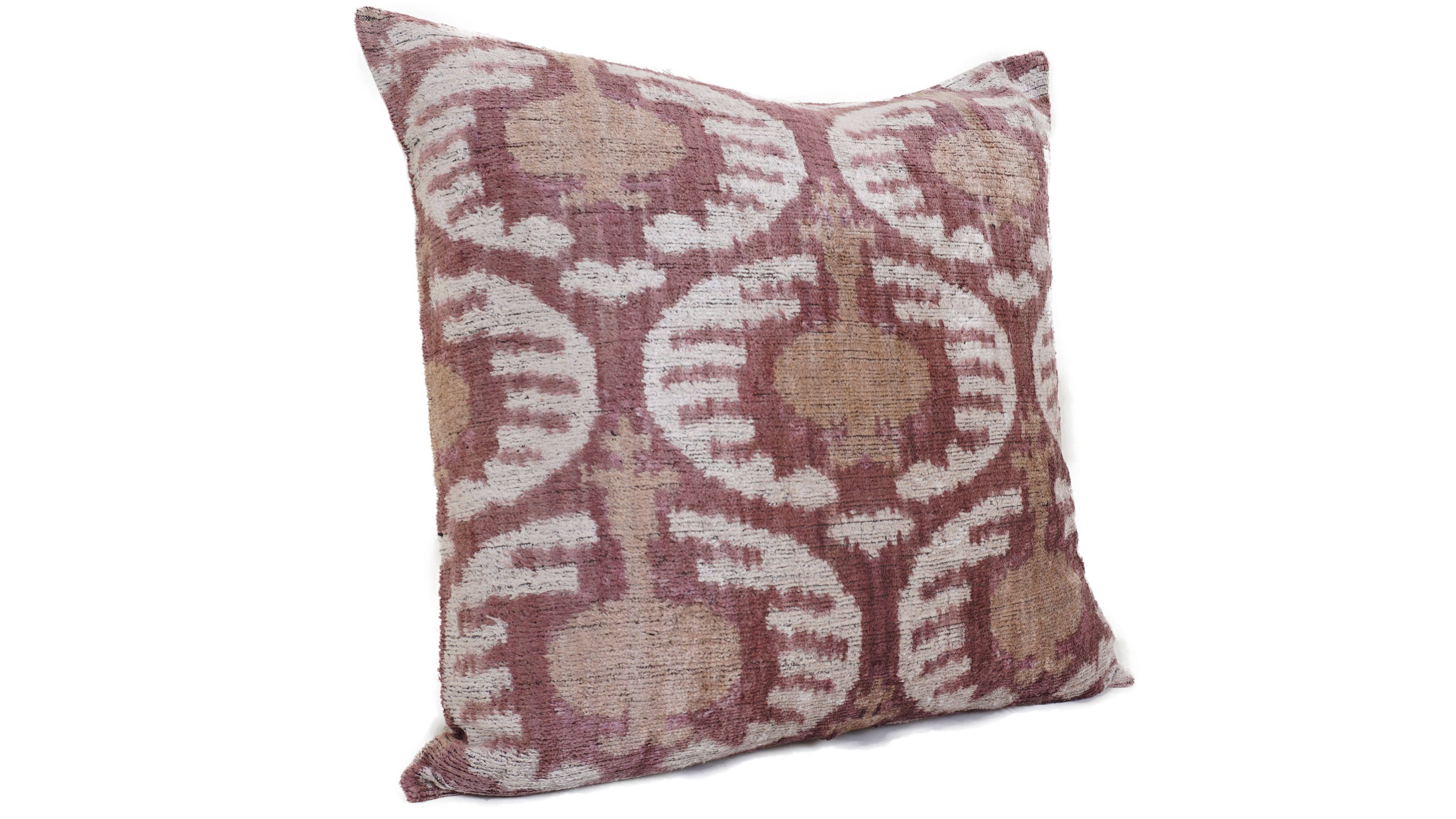 MD Home – wholesale Prydnadskuddfodral – CELESTE BROWN- IKAT SILKE/SAMMET KUDDFODRAL 20"x20"1
