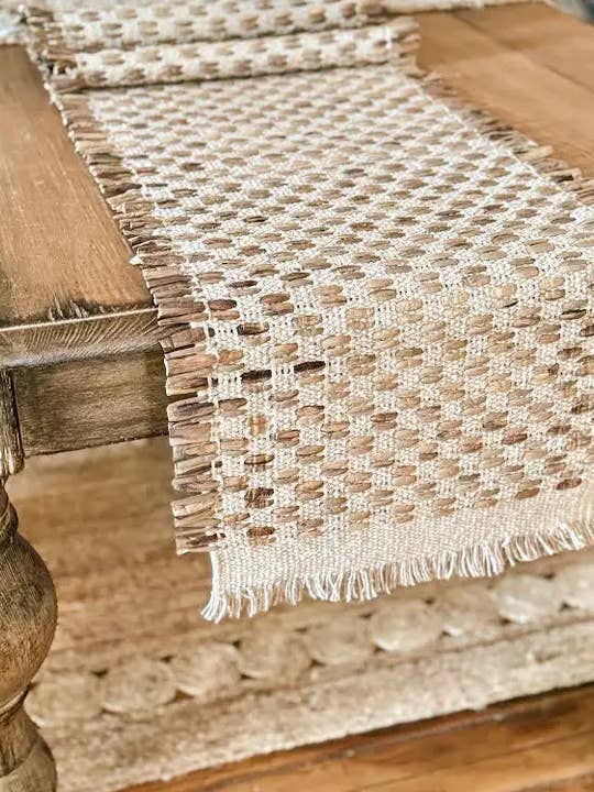 Chemin de table en jacinthe d'eau tissée à la main et coton - Ivoire/Naturel pour la vente par Patina Vie