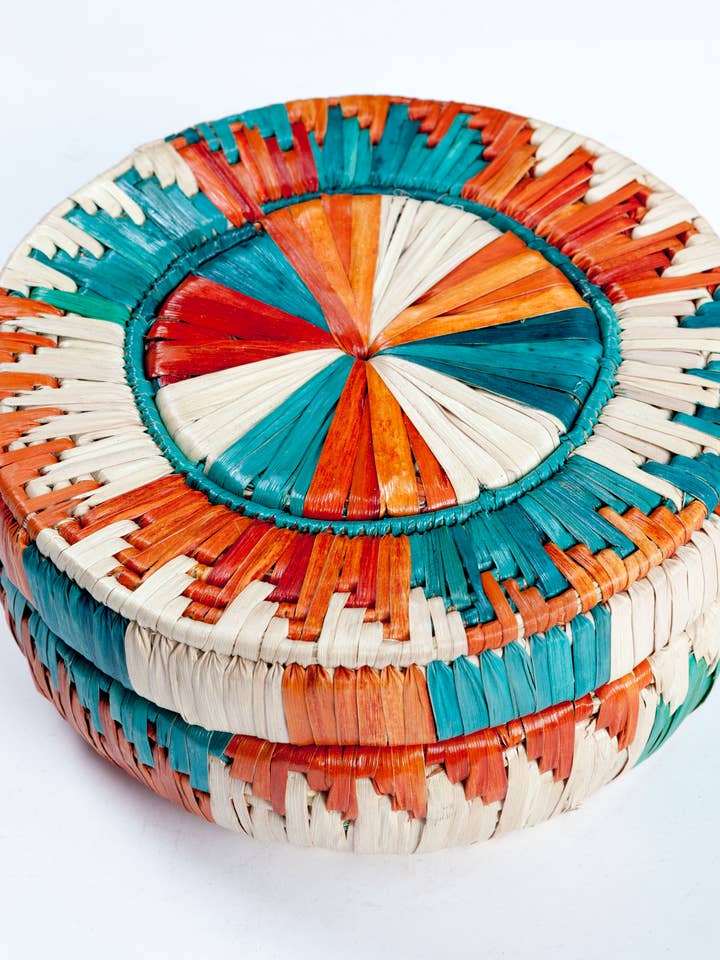 Small palm leaf sewing basket, handmade for wholesale by Intertrade s.a