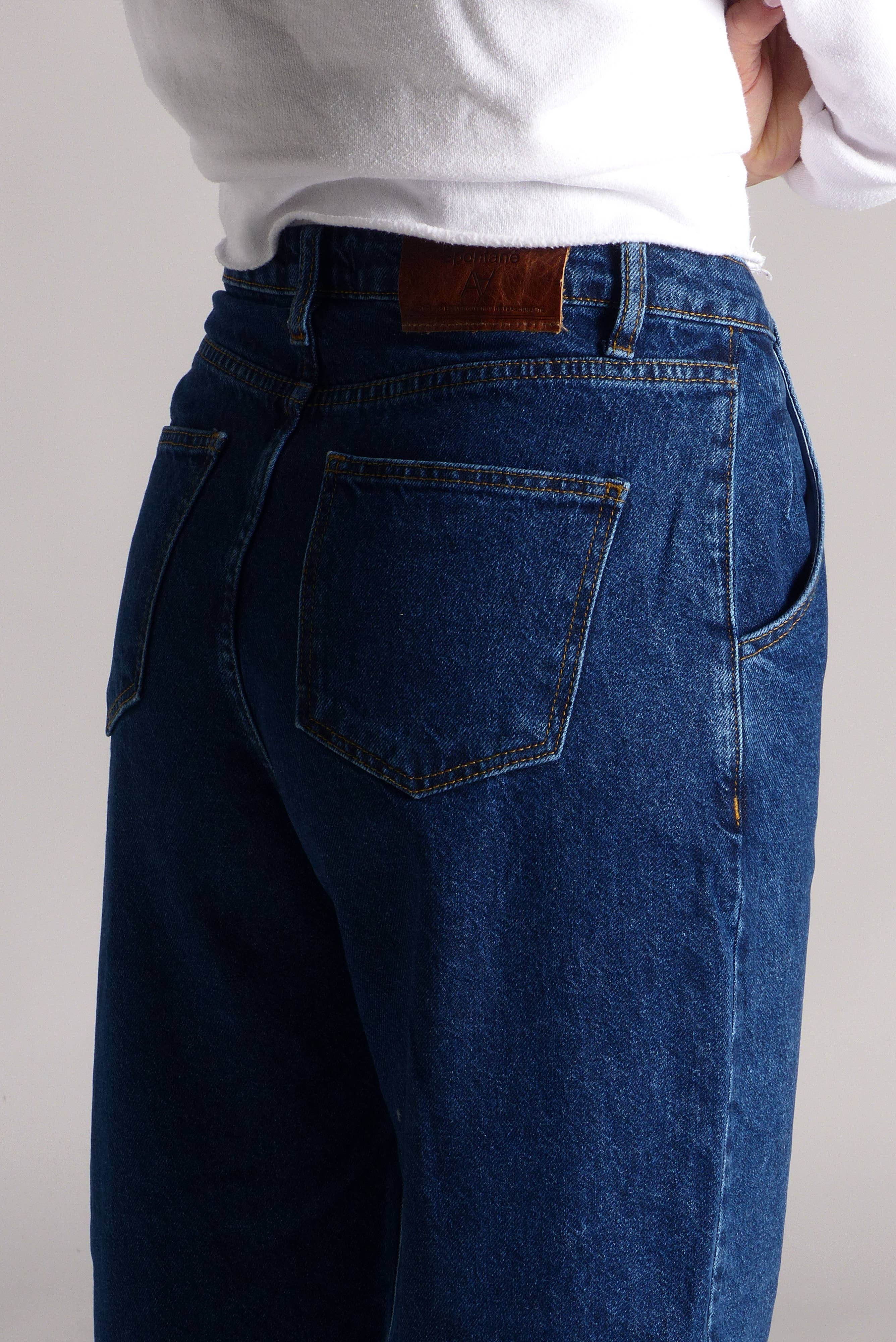 Blue Slouchy jeans - Stylish and comfortable - CasualChic Denim for wholesale on Faire7