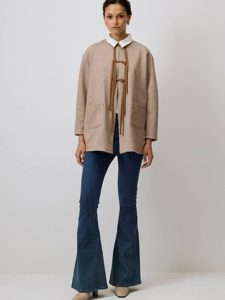 BOW-DETAIL-CACHET-JACKE für den Großhandel von Touché Privé EU