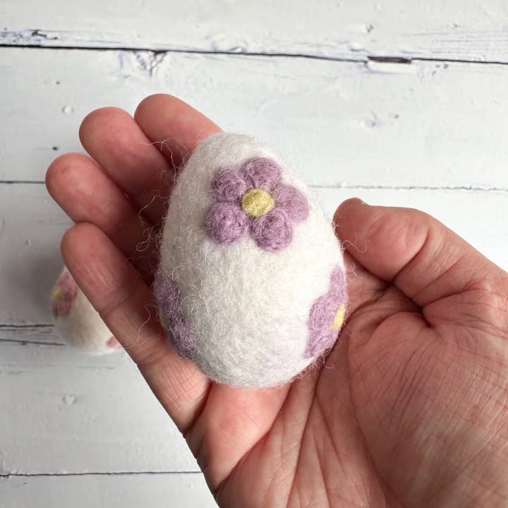 Sewing Seeds Play - Wholesale Decorative tabletop object - 5 Easter Felt Eggs With Floral Design (White Base) - 6cm3