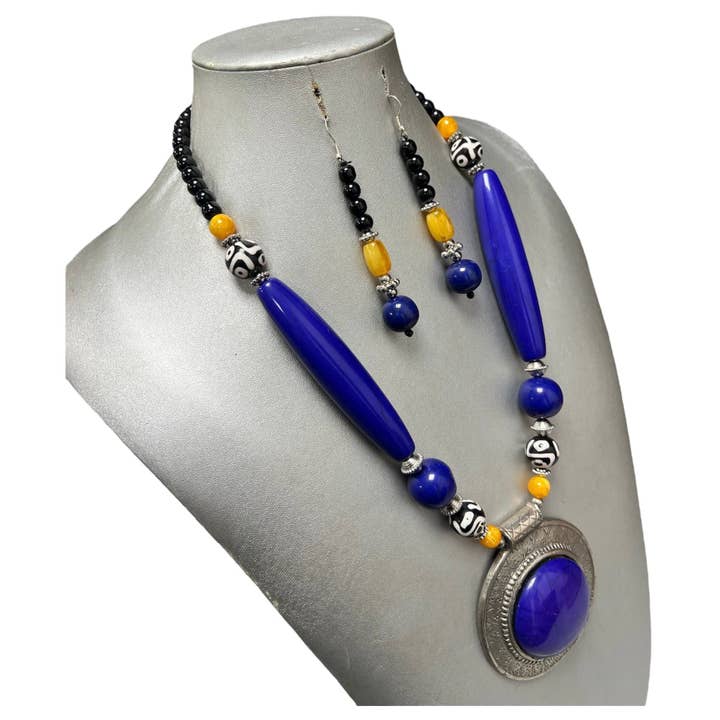 African Stars - Wholesale Jewelry Set - Women's Colored Wooden Necklace Set With Large Pendant -- Jewelry 4913