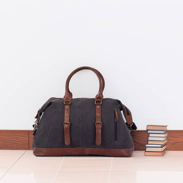 Mona B. - Wholesale Weekender bag – Unisex - EXPLORER DUFFLE, NAVY M-1842 (ORIGINAL LEATHER)1