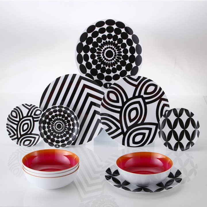 French Bull - Wholesale Appetizer Serveware - Black and White 6.5" Appetizer Plate - Set of 64