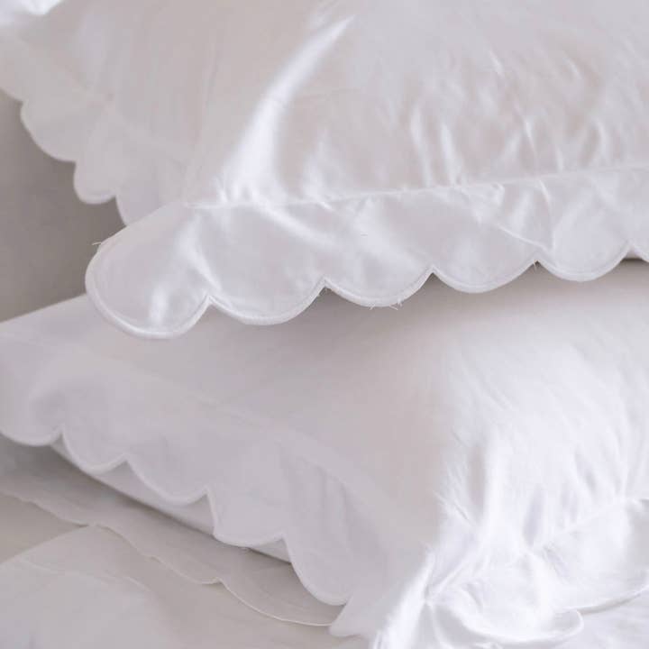 White Scalloped Edge 400TC Cotton Pillowcases for wholesale on Faire1