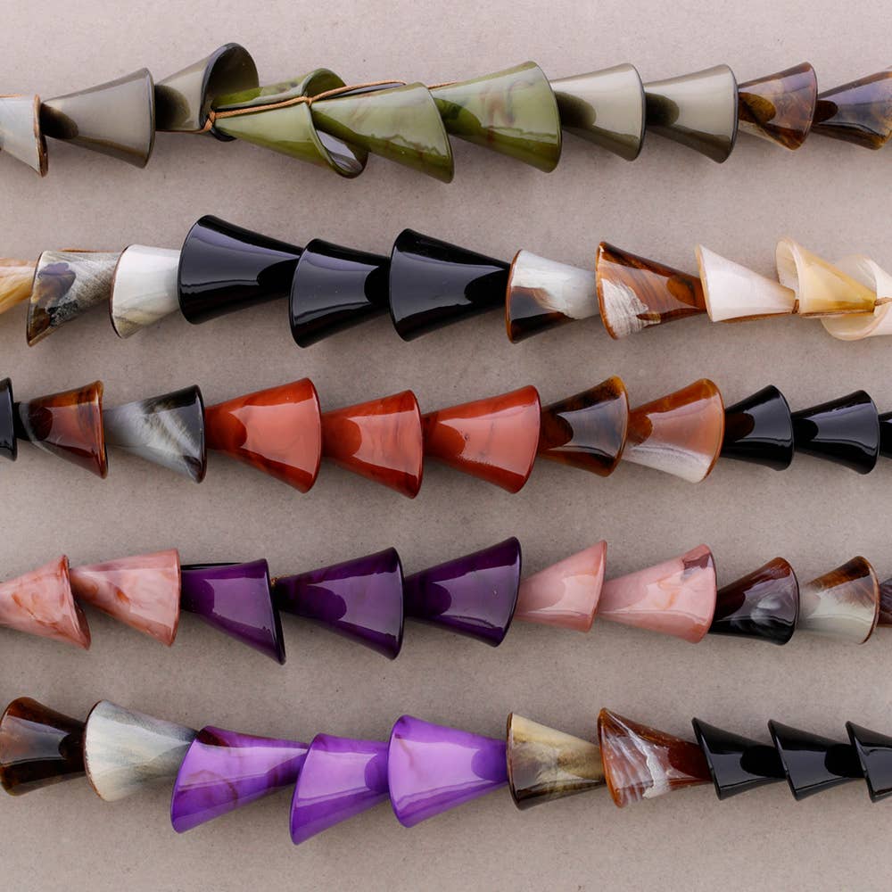 Sonata - Wholesale Snap Jewelry - Resin Horn Choker1