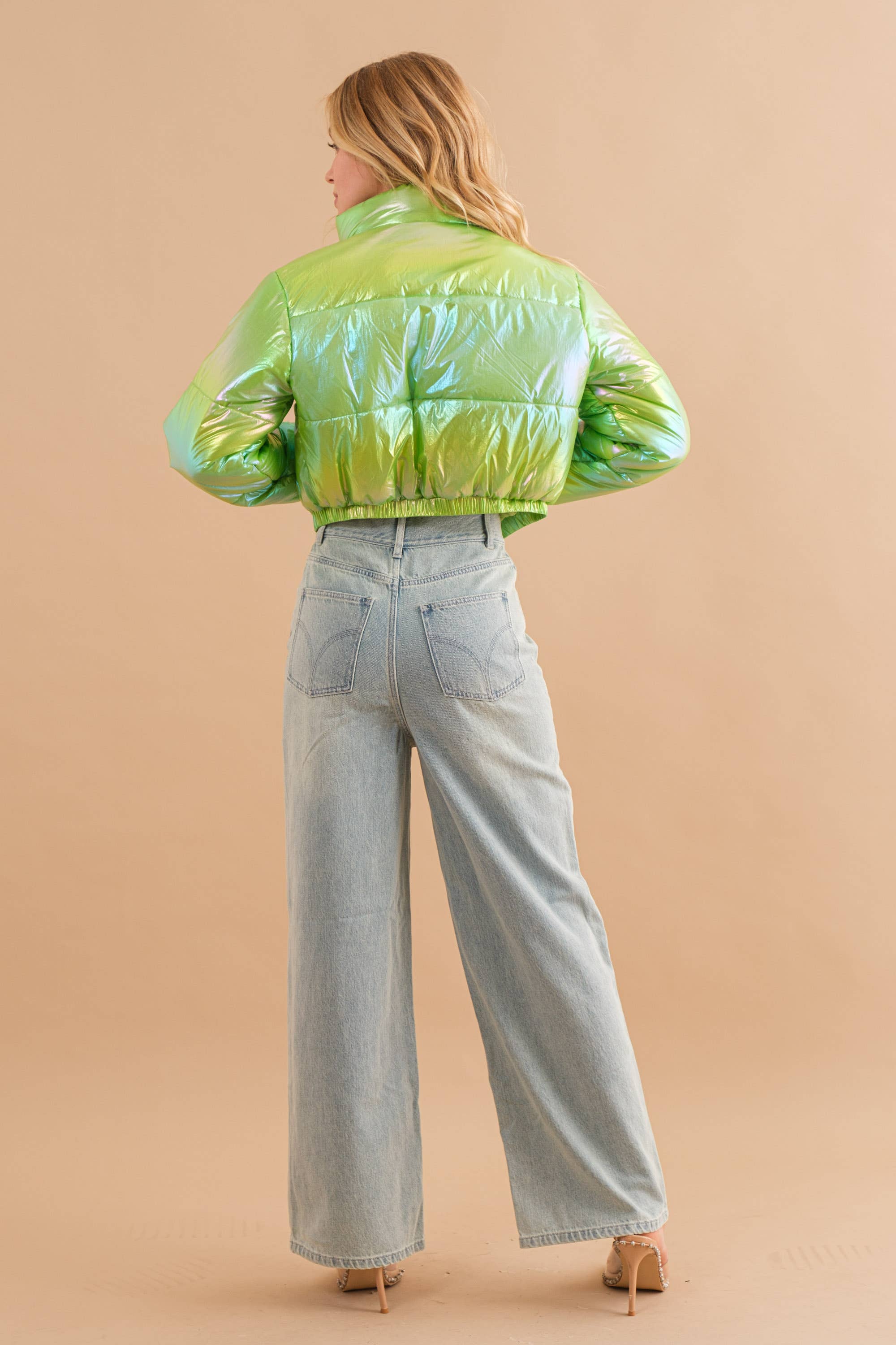 Blue B – Blusão - Mulher por atacado – 61220J - Blusão Puffer Metalizado Puffer Crop Zip Up6