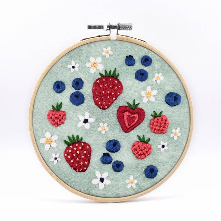 Conserves d'été | Kit de broderie DIY pour la vente par Unraveling Joy - Embroidery